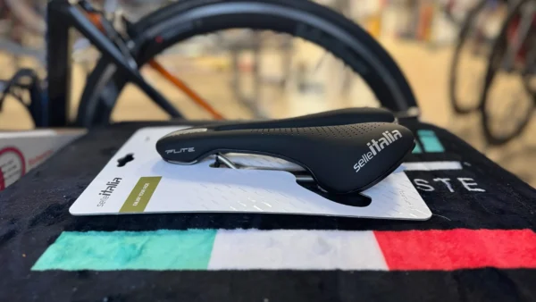 selle-italia-max-flite-boost-superflow-orszaguti-kerekpar-nyereg-00 Selle Italia Max Flite Boost Superflow országúti kerékpár nyereg