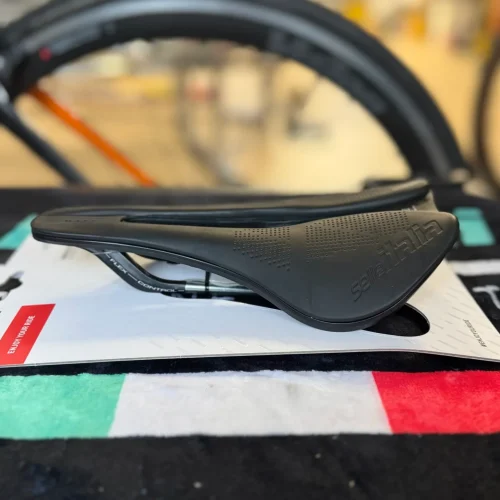 Selle Italia Novus Boost Evo Superflow országúti kerékpár nyereg