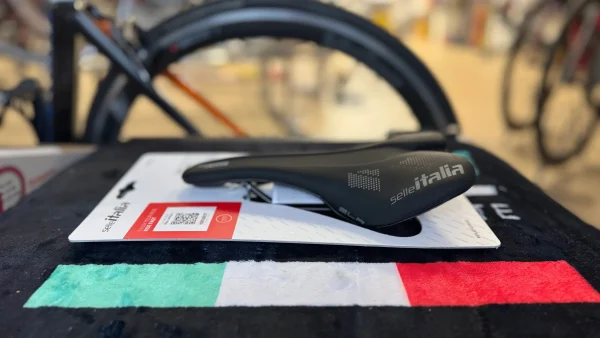 selle-italia-slr-boost-tm-orszaguti-kerekpar-nyereg-00 Selle Italia SLR Boost TM országúti kerékpár nyereg