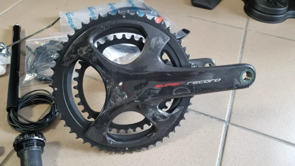 campagnolo-super-record-eps-disc-12-sebesseges-tarcsafekes-elektromos-szett-03 Campagnolo Super Record Eps Disc 12 sebességes tárcsafékes elektromos szett