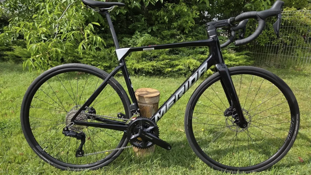 Merida Scultura 6000 Disc 2024 karbon tárcsafékes országúti kerékpár