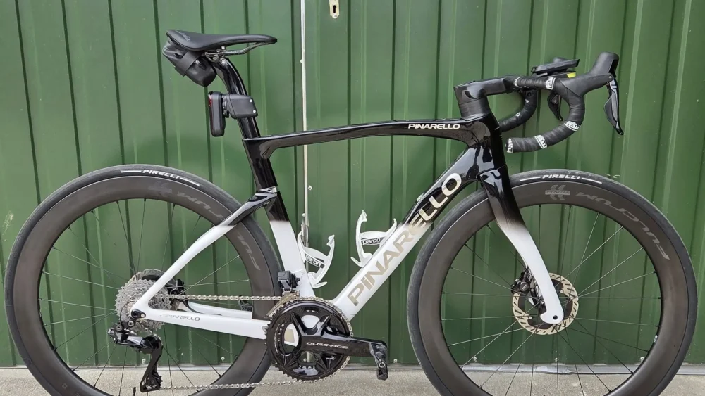 Pinarello F9 Disc karbon tárcsafékes országúti kerékpár