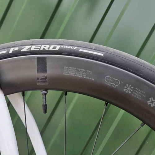 Pinarello F9 Disc karbon tárcsafékes országúti kerékpár
