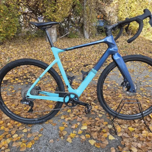 Bianchi Arcadex karbon gravel kerékpár