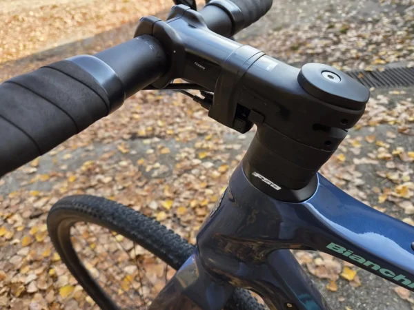 Bianchi Arcadex karbon gravel kerékpár