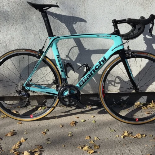 Bianchi Oltre XR3 felnifékes karbon aero országúti kerékpár