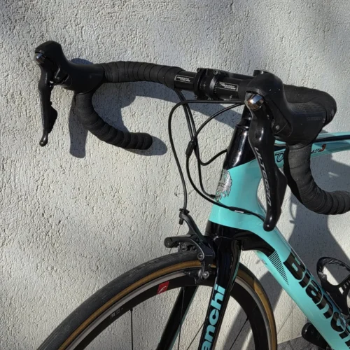 Bianchi Oltre XR3 felnifékes karbon aero országúti kerékpár
