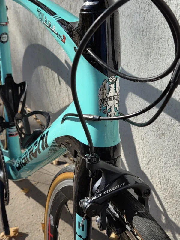 Bianchi Oltre XR3 felnifékes karbon aero országúti kerékpár