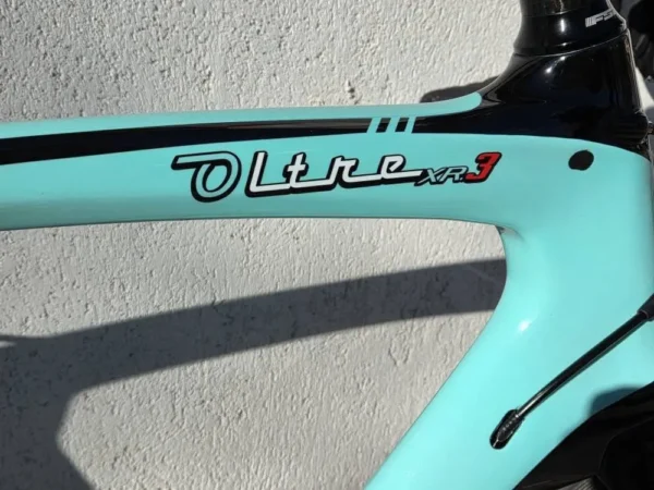 Bianchi Oltre XR3 felnifékes karbon aero országúti kerékpár