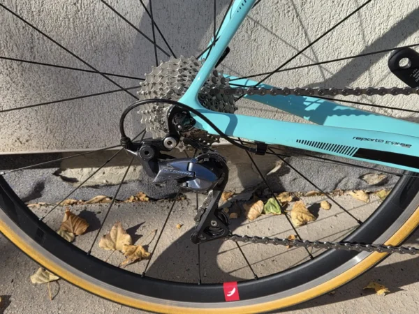 Bianchi Oltre XR3 felnifékes karbon aero országúti kerékpár