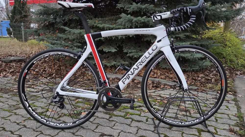 Pinarello Dogma F8 karbon országúti kerékpár