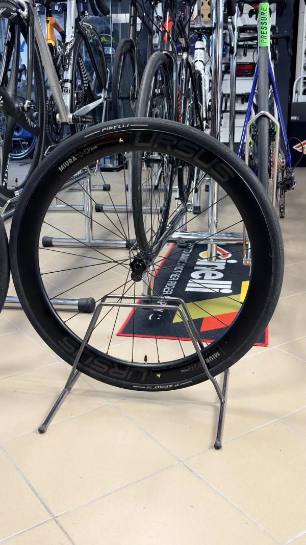 Ursus Miura TC47 Disc tárcsafékes karbon országúti kerékszett
