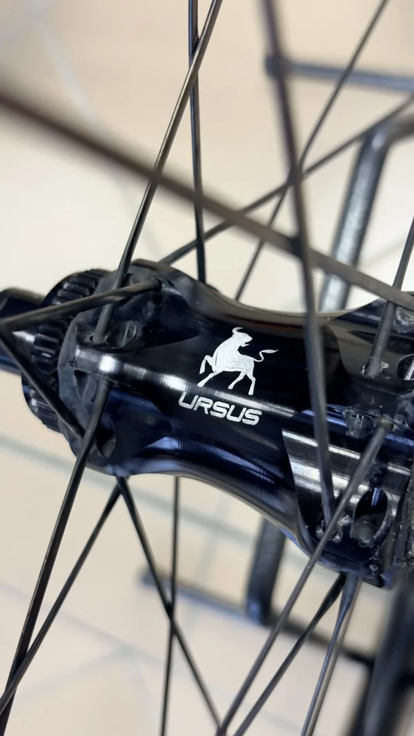 Ursus Miura TC47 Disc tárcsafékes karbon országúti kerékszett