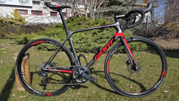 Giant TCR Advanced karbon tárcsafékes országúti kerékpár