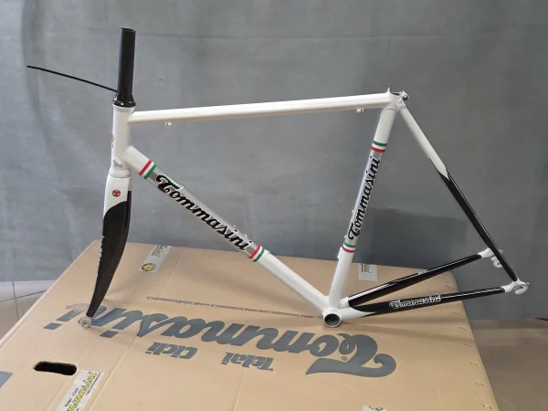 Tommasini Fire országúti kerékpár vázszett