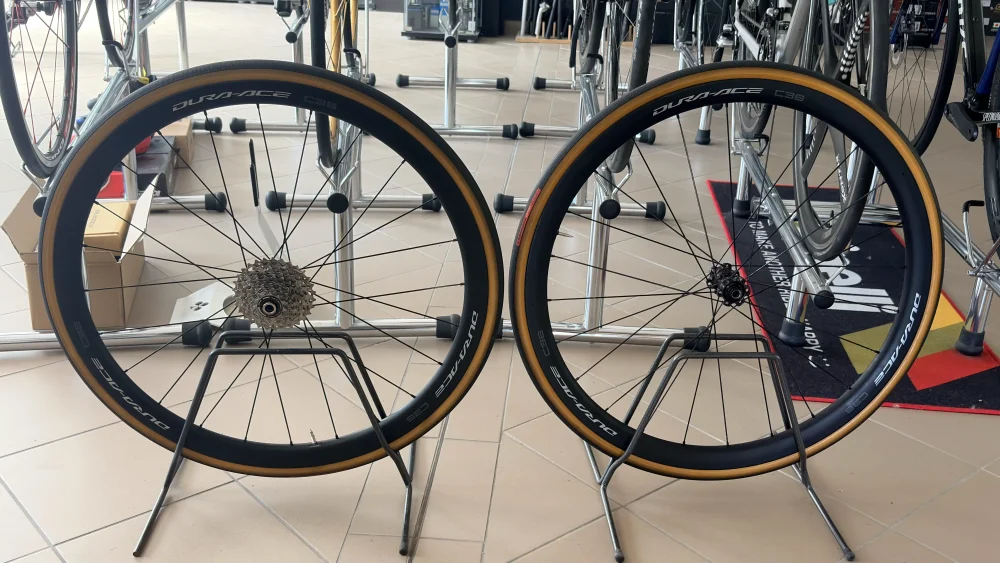 Dura-Ace C36 tárcsafékes karbon országúti kerékszett