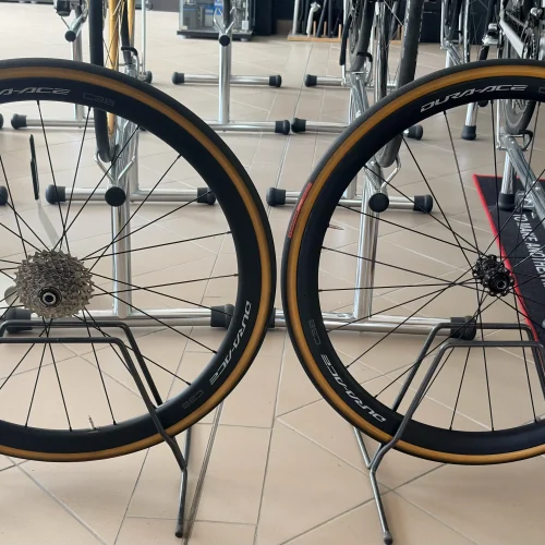 Dura-Ace C36 tárcsafékes karbon országúti kerékszett