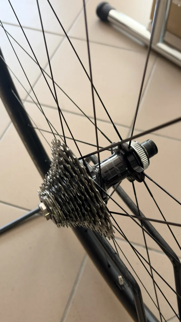 Dura-Ace C36 tárcsafékes karbon országúti kerékszett
