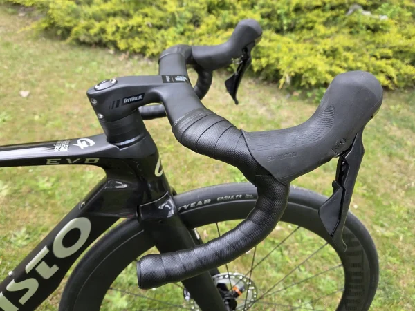 Gusto Duro Evo karbon tárcsafékes aero országúti kerékpár