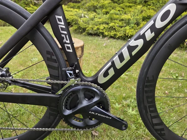 Gusto Duro Evo karbon tárcsafékes aero országúti kerékpár