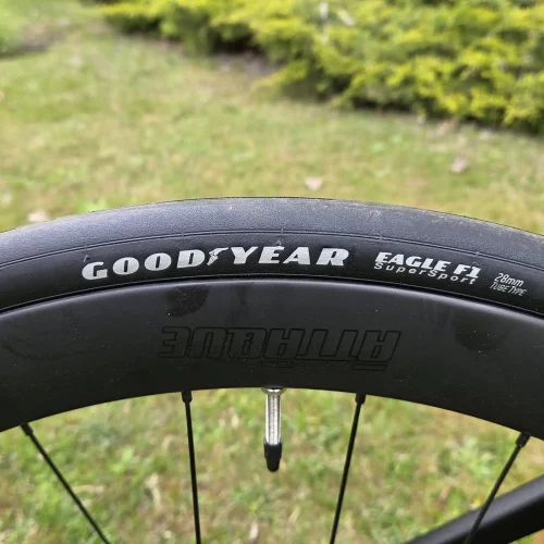 Gusto Duro Evo karbon tárcsafékes aero országúti kerékpár