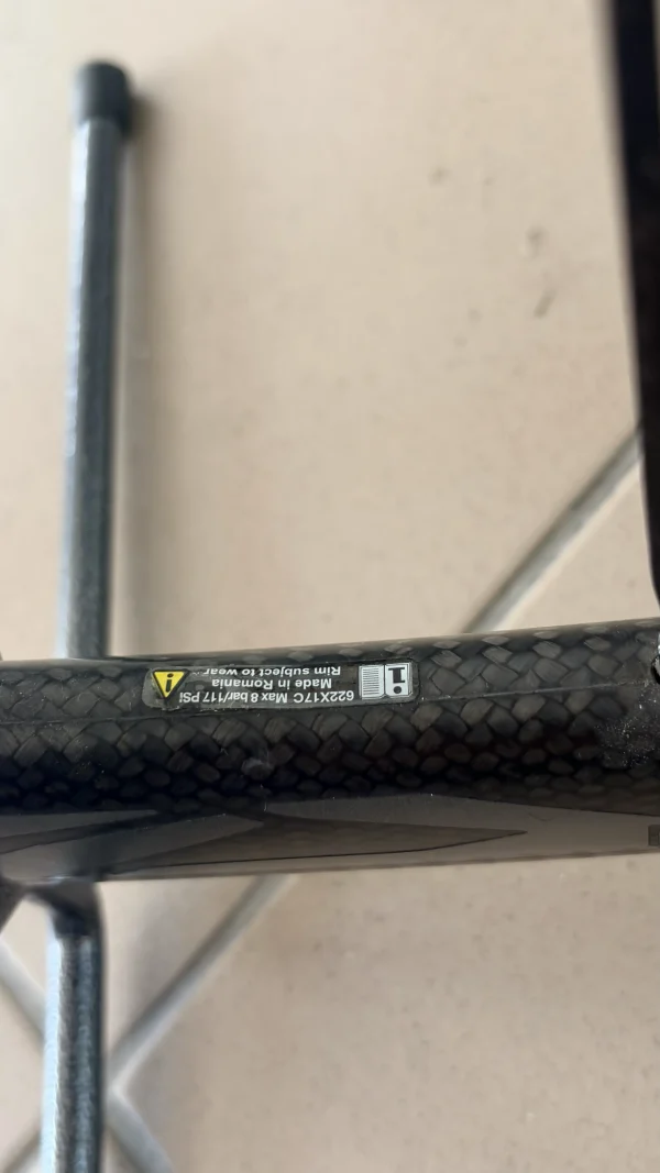 Mavic Cosmic Pro Carbon SL C felnifékes karbon országúti kerékszett