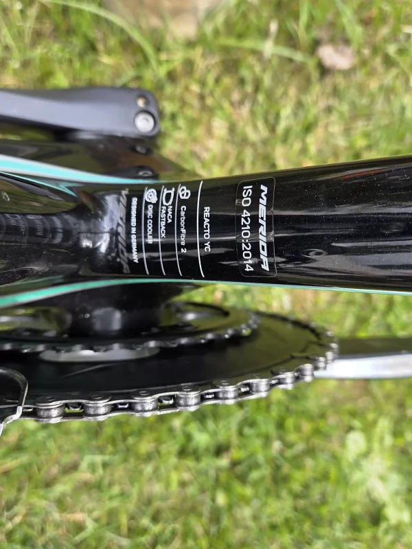 Merida Reacto karbon tárcsafékes aero országúti kerékpár