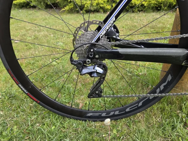 Merida Reacto karbon tárcsafékes aero országúti kerékpár