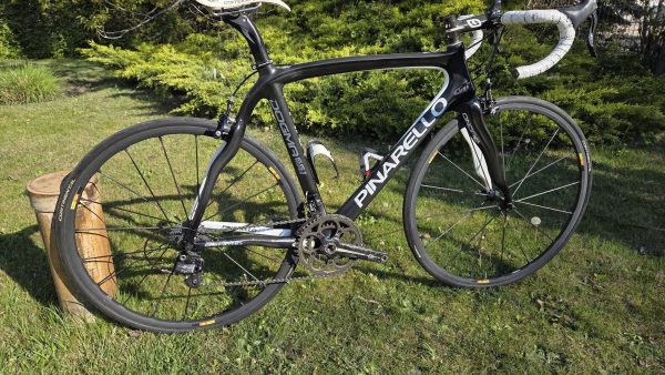 Pinarello Dogma 65.1 karbon országúti kerékpár