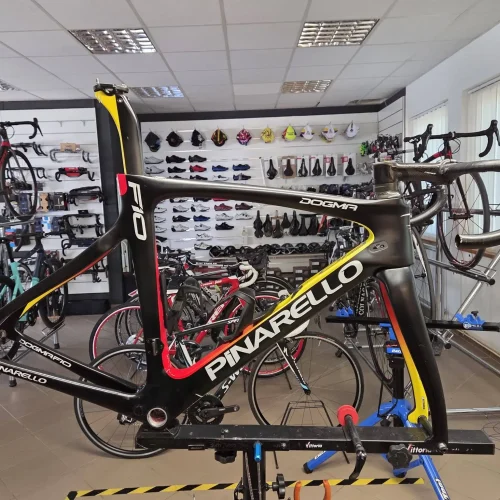 Pinarello Dogma F10 karbon országúti vázszett