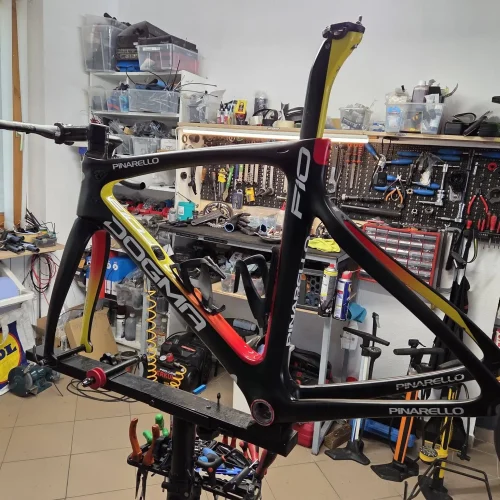 Pinarello Dogma F10 karbon országúti vázszett
