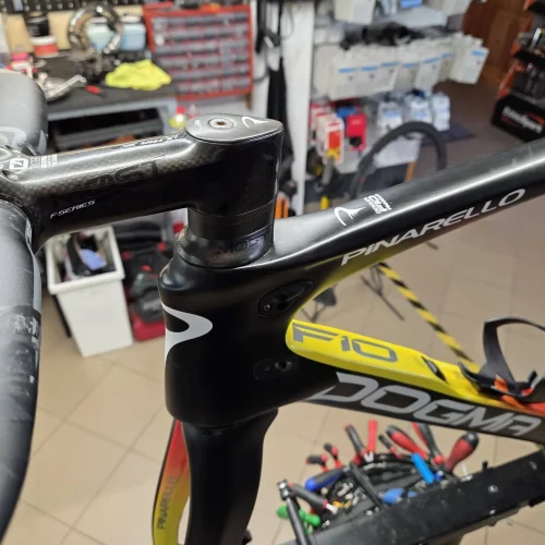 Pinarello Dogma F10 karbon országúti vázszett