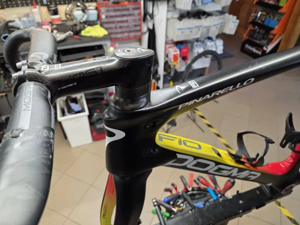Pinarello Dogma F10 karbon országúti vázszett