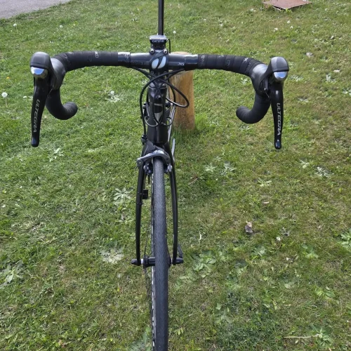 Pinarello Gan RS karbon országúti kerékpár