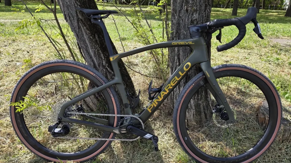 Pinarello Grevil F3 2026 karbon gravel kerékpár