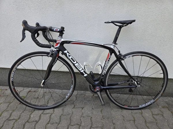 Pinarello Kobh 60.1 endurance országúti kerékpár