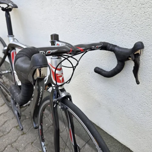 Pinarello Kobh 60.1 endurance országúti kerékpár