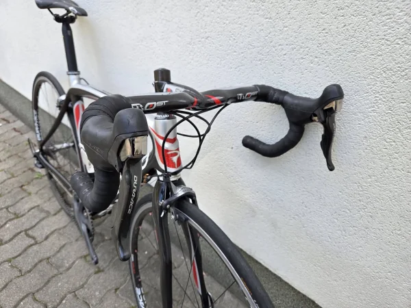 Pinarello Kobh 60.1 endurance országúti kerékpár