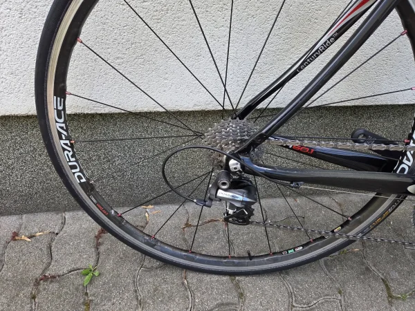 Pinarello Kobh 60.1 endurance országúti kerékpár