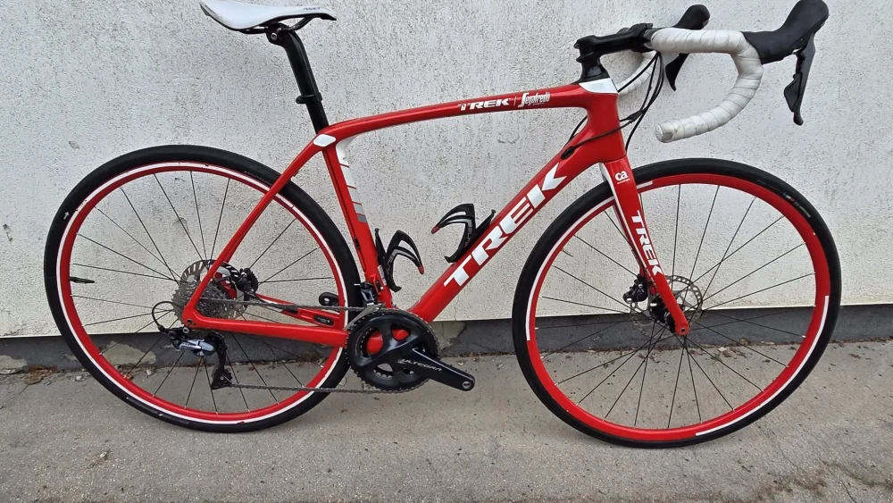 Trek Domane Team Issue Project One tárcsafékes karbon endurance országúti kerékpár