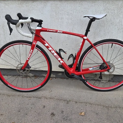 Trek Domane Team Issue Project One tárcsafékes karbon endurance országúti kerékpár