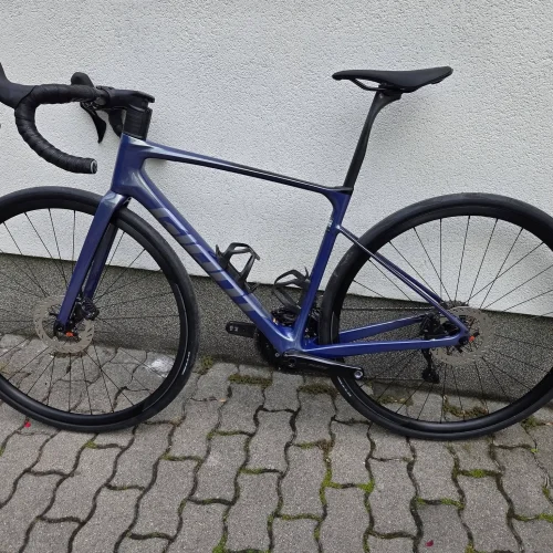 Giant Defy Advanced Pro 0 karbon tárcsafékes endurance országúti kerékpár