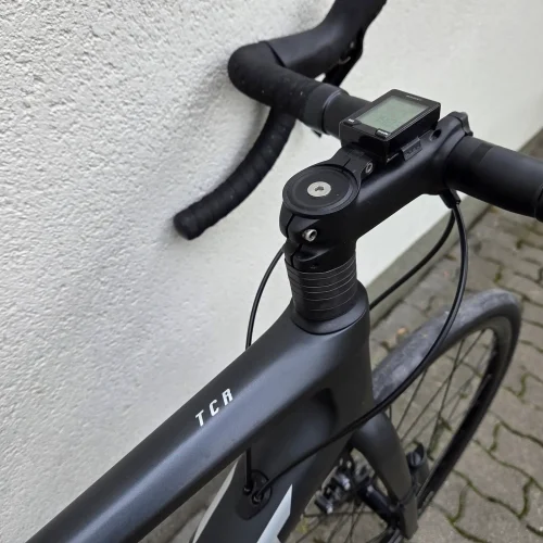 giant-tcr-advanced-disc-karbon-tarcsafekes-orszaguti-kerekpar-03 Giant TCR Advanced Disc karbon tárcsafékes országúti kerékpár