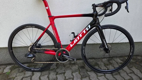 Liotto Sprint olasz karbon tárcsafékes aero országúti kerékpár