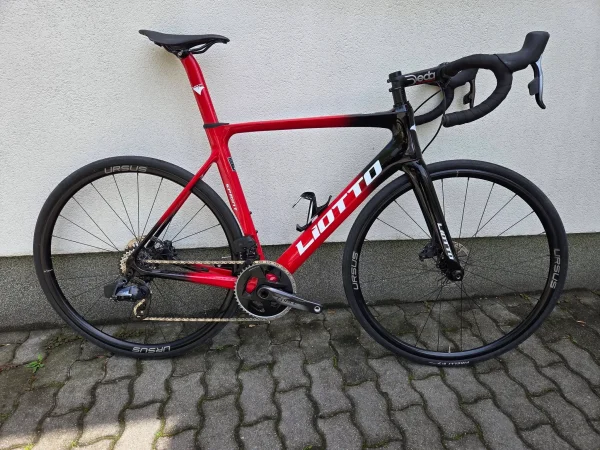liotto-sprint-olasz-karbon-tarcsafekes-aero-orszaguti-kerekpar-00 Liotto Sprint olasz karbon tárcsafékes aero országúti kerékpár