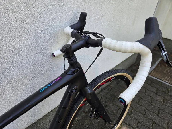 Specialized Diverge Expert X1 Mix Tape Limited Edition karbon gravel kerékpár
