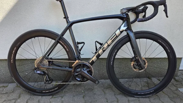 Trek Emonda SLR karbon endurance országúti kerékpár