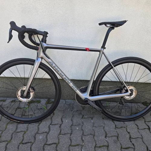 argon18-gallium-disc-karbon-tarcsafekes-orszaguti-kerekpar-01 Argon18 Gallium Disc karbon tárcsafékes országúti kerékpár