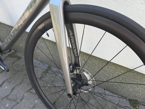 argon18-gallium-disc-karbon-tarcsafekes-orszaguti-kerekpar-02 Argon18 Gallium Disc karbon tárcsafékes országúti kerékpár