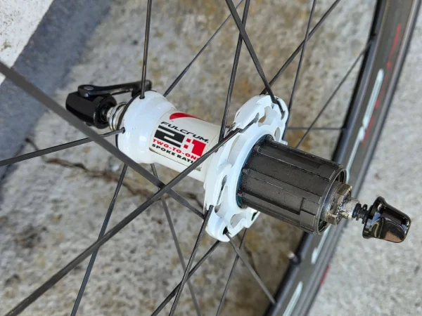 Fulcrum Red Wind 80 XLR  felnifékes karbon kerékszett